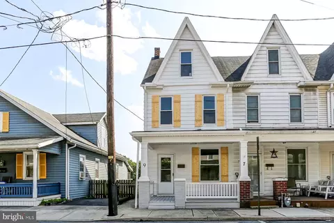 9 Jury St, Highspire, PA 17034