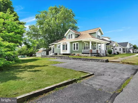 1430 E Derry Rd, Hershey, PA 17033 photo 4