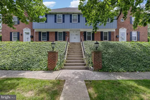 478 W Chocolate Ave, Hershey, PA 17033