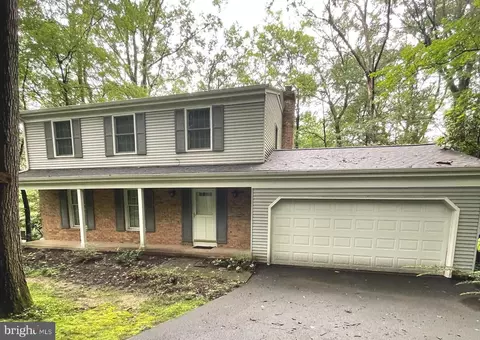 29 Brownstone Dr, Hershey, PA 17033