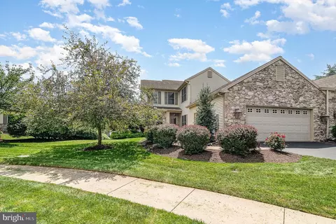 2471 Zell Ct, Hummelstown, PA 17036