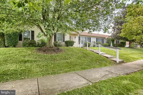 4601 Carrollton Dr, Harrisburg, PA 17112
