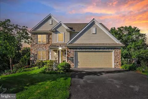 179 Village Glen Dr, Harrisburg, PA 17112