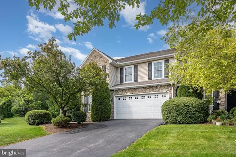 57 Carousel Cir, Hershey, PA 17033