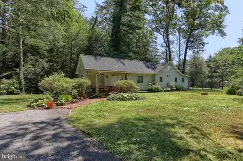 7024 Hemlock Rd, Harrisburg, PA 17112