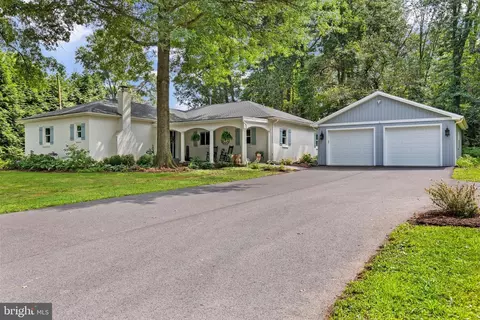 625 Bachmanville Rd, Hershey, PA 17033