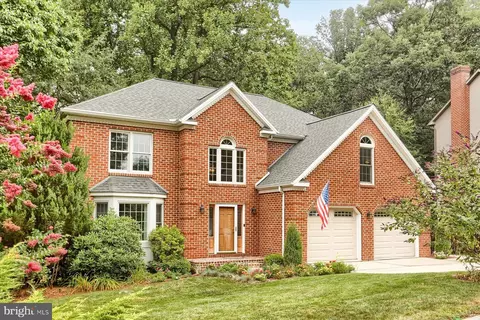 761 Zermatt Dr, Hummelstown, PA 17036
