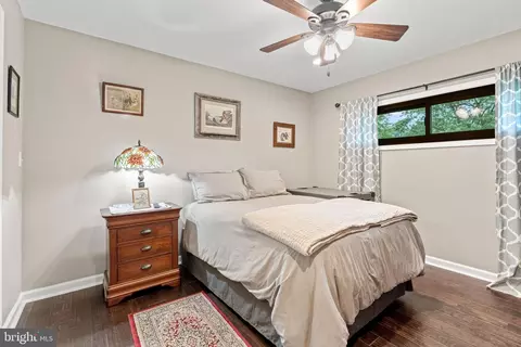 Bedroom - 205 E Glenn Rd, Hershey, PA 17033 photo 3 of 5