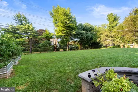 Exterior - 205 E Glenn Rd, Hershey, PA 17033 photo 7 of 14