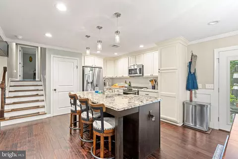 Kitchen - 205 E Glenn Rd, Hershey, PA 17033 photo 3 of 6