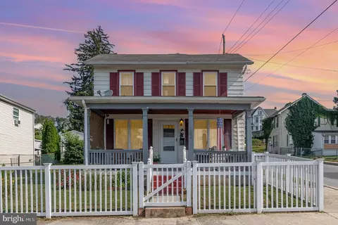 192 Market St, Highspire, PA 17034
