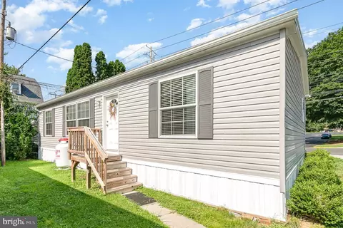 3598 Mobile Rd, Harrisburg, PA 17109