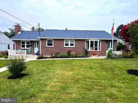 1627 E Caracas Ave, Hershey, PA 17033