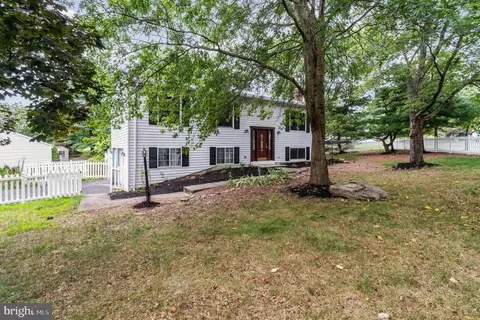 2001 Mount Vernon Cir, Harrisburg, PA 17110