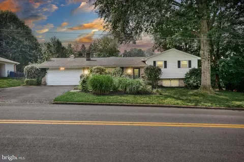 4005 Londonderry Rd, Harrisburg, PA 17109