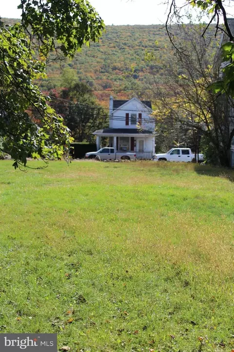 453 E Market St, Williamstown, PA 17098