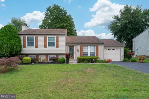 1605 Pebble Brook Ln, Harrisburg, PA 17110