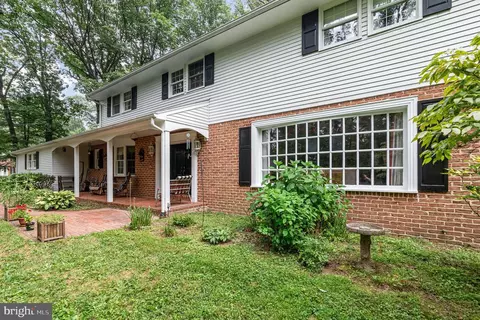 2221 Mockingbird Rd, Harrisburg, PA 17112