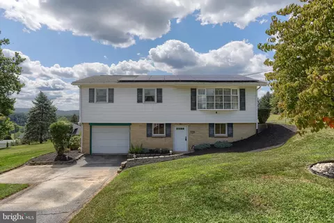 1150 Terry Dr, Harrisburg, PA 17113