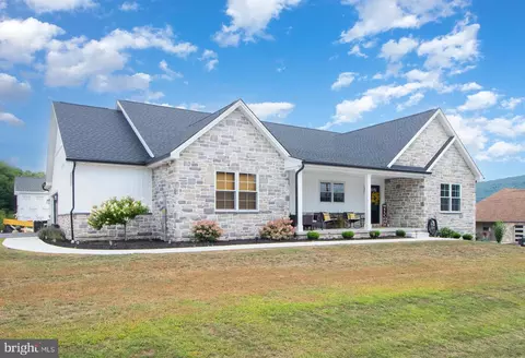 300 Nelson Ter, Millersburg, PA 17061