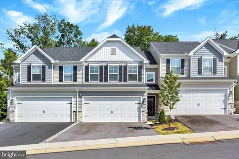 156 Emma Cir, Harrisburg, PA 17112