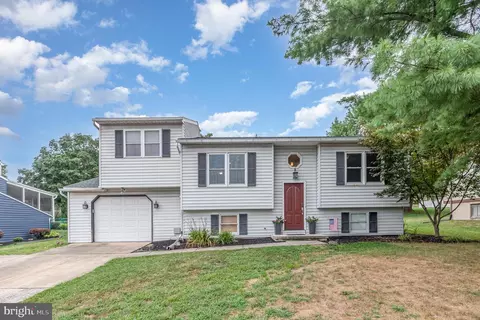 5596 Banbridge Dr, Harrisburg, PA 17112