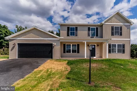 9 Dustin Dr, Halifax, PA 17032