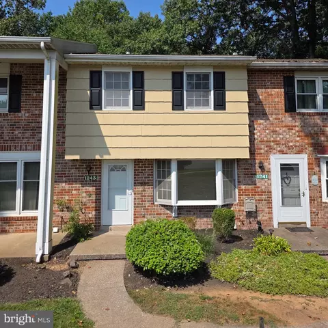 1243 Peggy Dr, Hummelstown, PA 17036