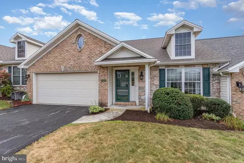 7779 Hanoverdale Dr, Harrisburg, PA 17112