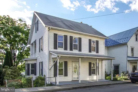 28 N 4th St, Halifax, PA 17032