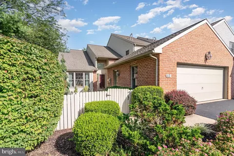 17 Leearden Rd, Hershey, PA 17033