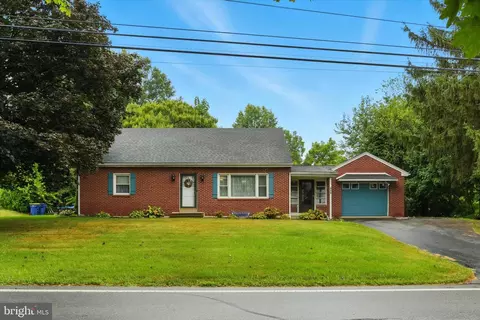 420 Oberlin Rd, Middletown, PA 17057