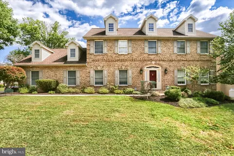 2450 E Bayberry Dr, Harrisburg, PA 17112