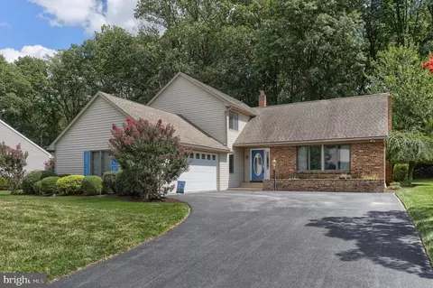 1200 Jill Dr, Hummelstown, PA 17036