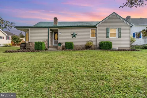590 Lebo St, Millersburg, PA 17061