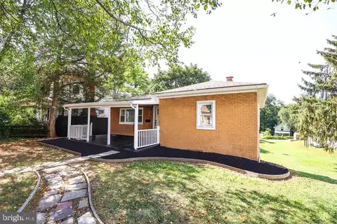 1031 Monroe St, Harrisburg, PA 17113