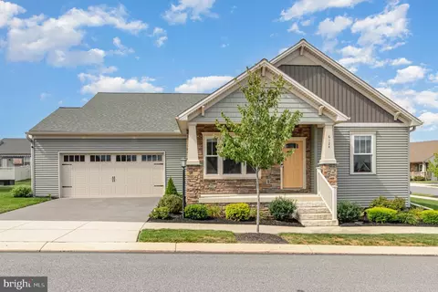 6124 Weston Dr, Harrisburg, PA 17111