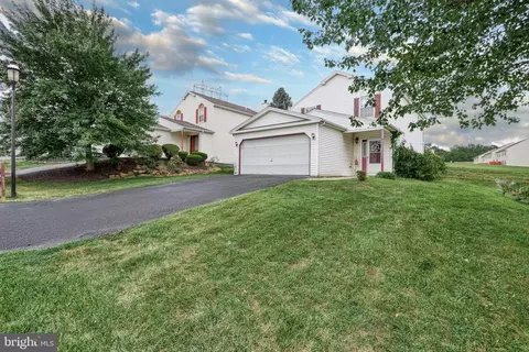 6112 Macarthur Dr, Harrisburg, PA 17112