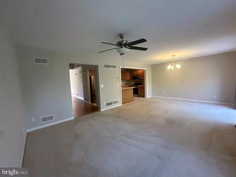 35 Carousel Cir, Hershey, PA 17033 photo 5
