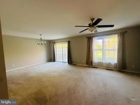 35 Carousel Cir, Hershey, PA 17033 photo 4