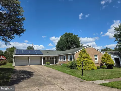 4620 Harwich Rd, Harrisburg, PA 17109