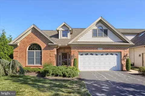 1300 Mountain Laurel Cir, Harrisburg, PA 17110