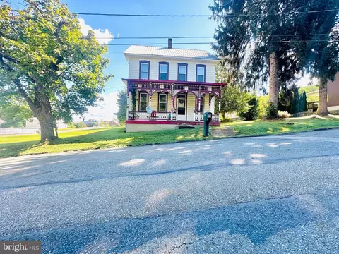 55 S Callowhill St, Elizabethville, PA 17023