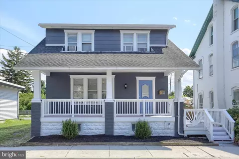 126 W Water St, Middletown, PA 17057