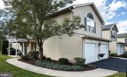 141 Oriole Ct, Hummelstown, PA 17036
