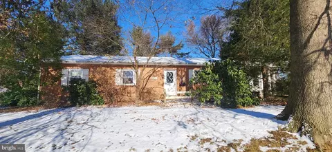 4846 Londonderry Rd, Harrisburg, PA 17109
