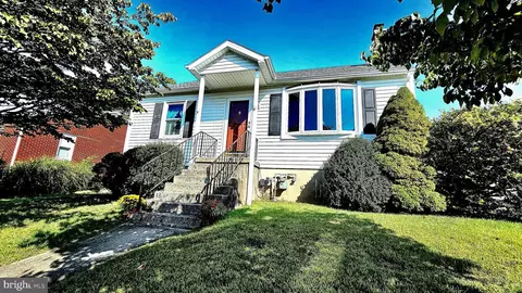 8108 Spruce Dr, Harrisburg, PA 17111