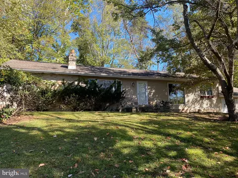 1217 Red Hill Rd, Dauphin, PA 17018