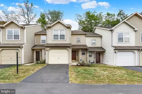 123 Hiddenwood Dr, Harrisburg, PA 17110