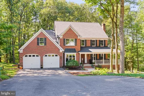 1155 Greenwood Dr, Hummelstown, PA 17036